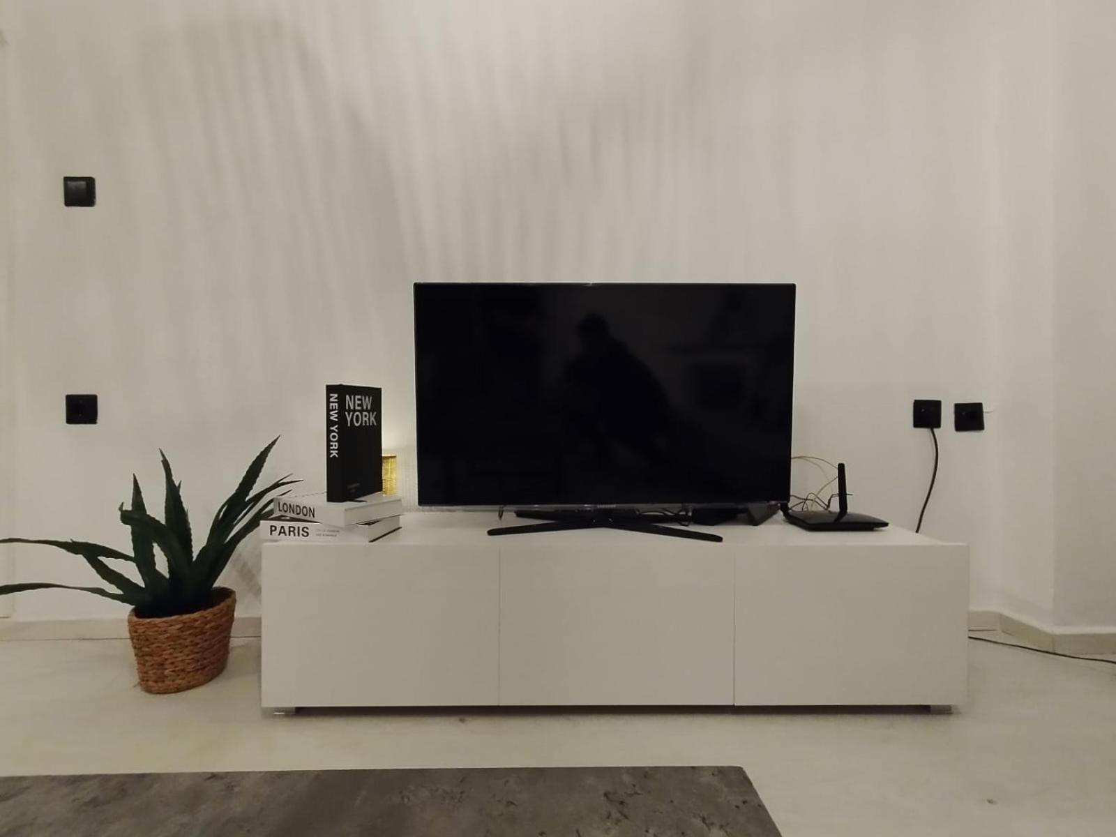Black N' White Cozy Housegarden Alexandroupoli Eksteriør billede