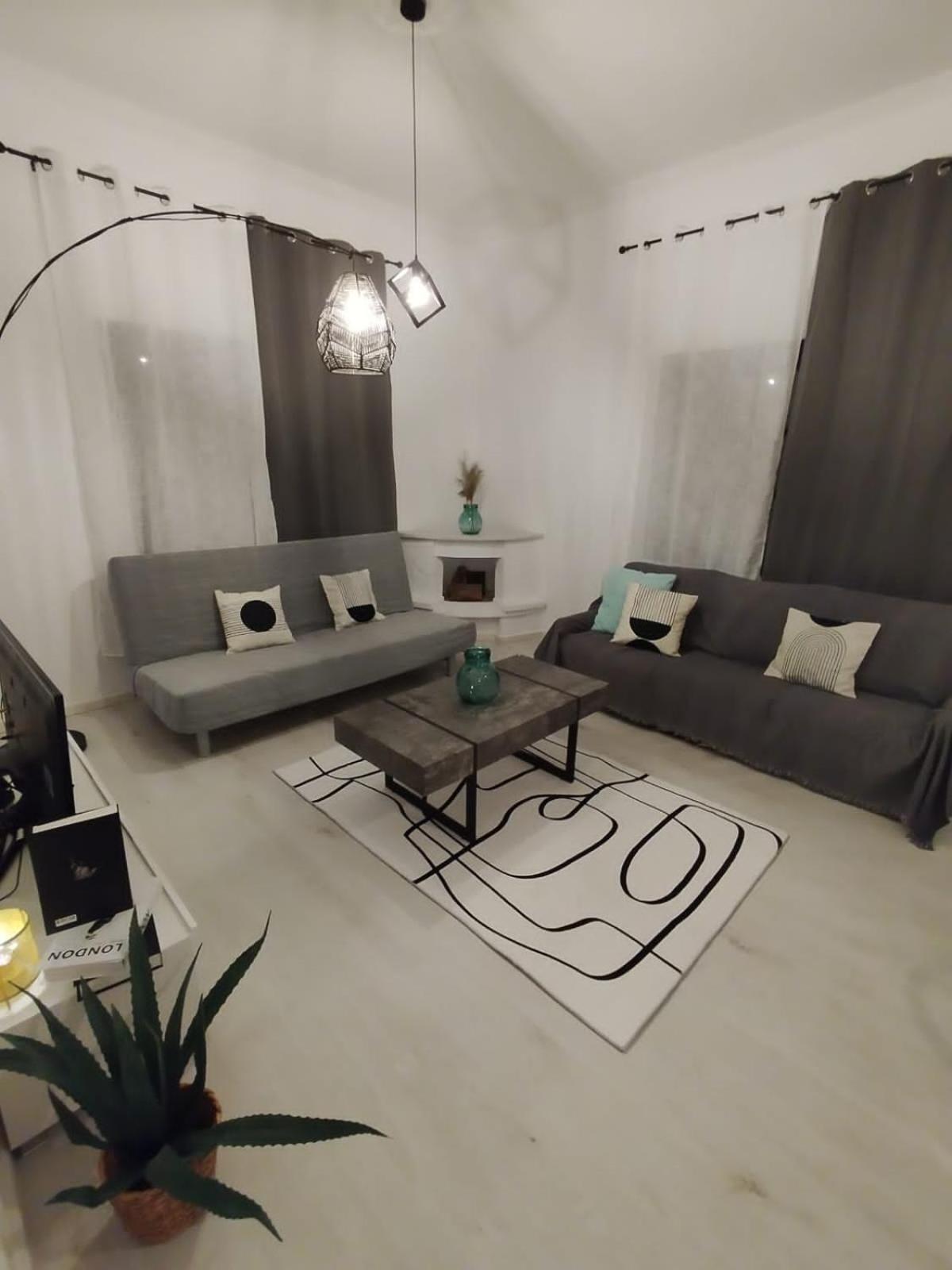Black N' White Cozy Housegarden Alexandroupoli Eksteriør billede