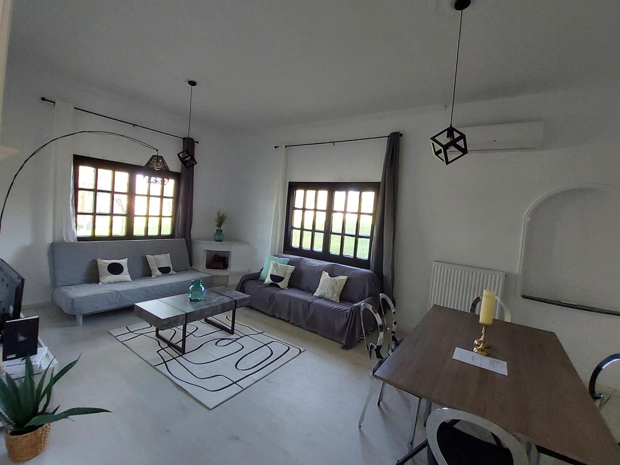 Black N' White Cozy Housegarden Alexandroupoli Eksteriør billede